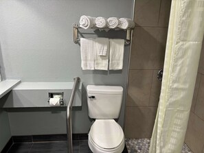 Chuveiro/banheira combinados, produtos de toalete grátis