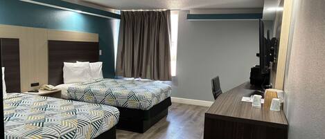 Skrivebord, strykejern/-brett, wi-fi (inkludert) og sengetøy