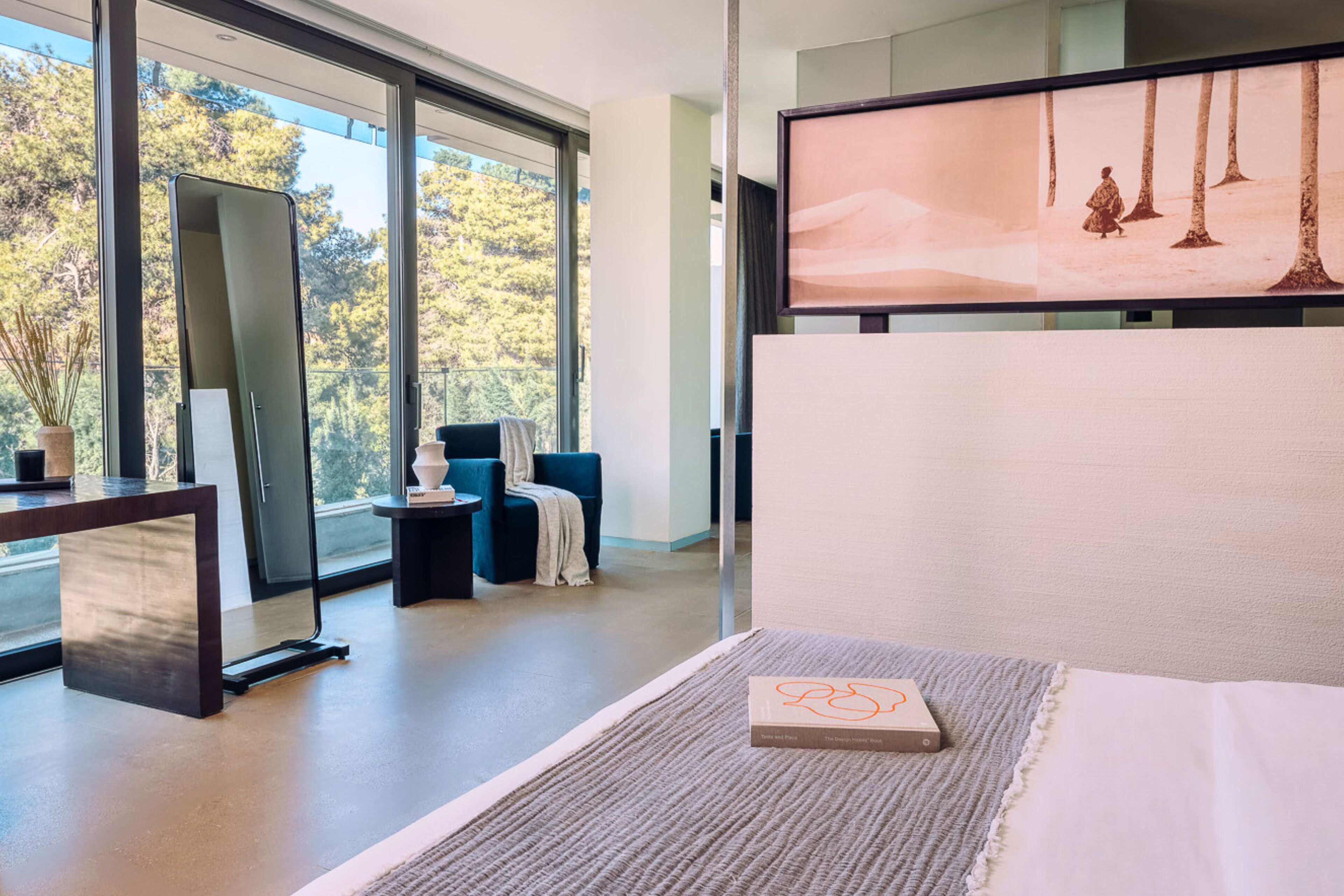 junior suite | hypo-allergenic bedding, minibar, in-room safe, desk