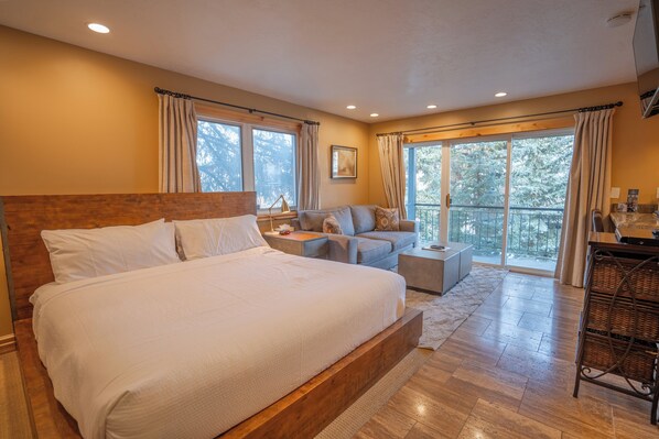 TMI Junior Suite | Ropa de cama de alta calidad, cortinas blackout y wifi gratis 