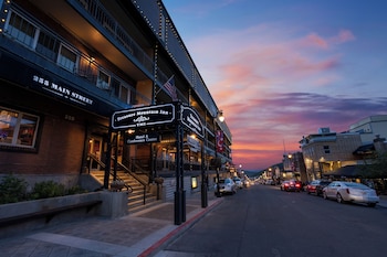 Treasure Mountain Inn