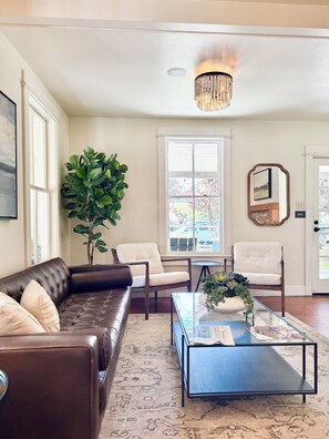 ロビー応接スペース