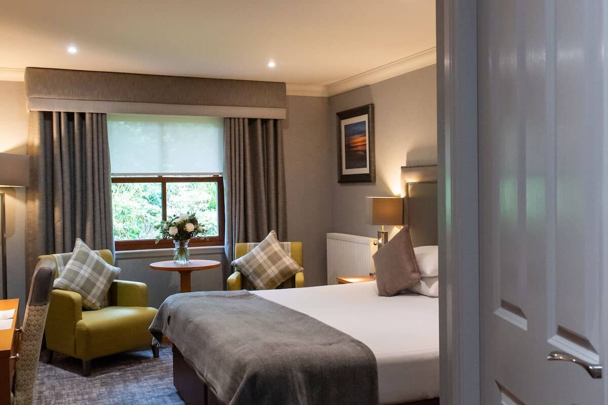 lodge | in-room safe, desk, iron/ironing board, free cots/infant beds