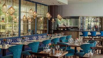 Free buffet breakfast