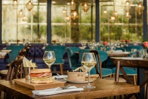 Breakfast, lunch and dinner served