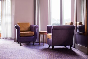 Televisión LCD 28 pulgadas con canales de televisión vía satélite