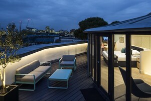 Basic-Zimmer, 1 King-Bett (Rooftop Deluxe) | 1 Schlafzimmer, Bettwäsche aus ägyptischer Baumwolle