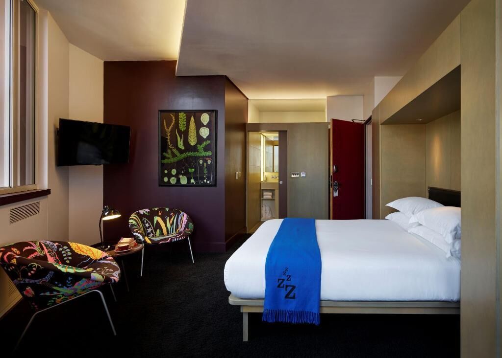 Egyptian cotton sheets, premium bedding, in-room safe