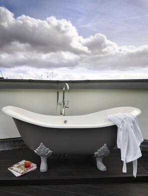 Rom – basic, 1 kingsize-seng (Rooftop Deluxe) | Terrasse/patio