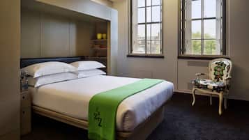 1 bedroom, Egyptian cotton sheets, premium bedding, in-room safe