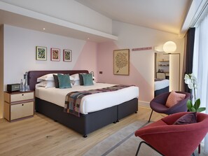 Rom – premium | Sengetøy i egyptisk bomull, sengetøy av topp kvalitet og safe på rommet