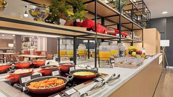 Dagelijks ontbijtbuffet (EUR 14 per persoon)