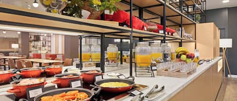 Dagelijks ontbijtbuffet (EUR 14 per persoon)