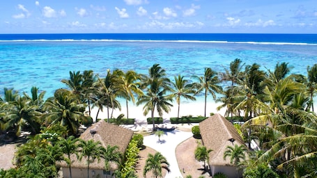 Beach/ocean view. Motu Beachfront Art Villas