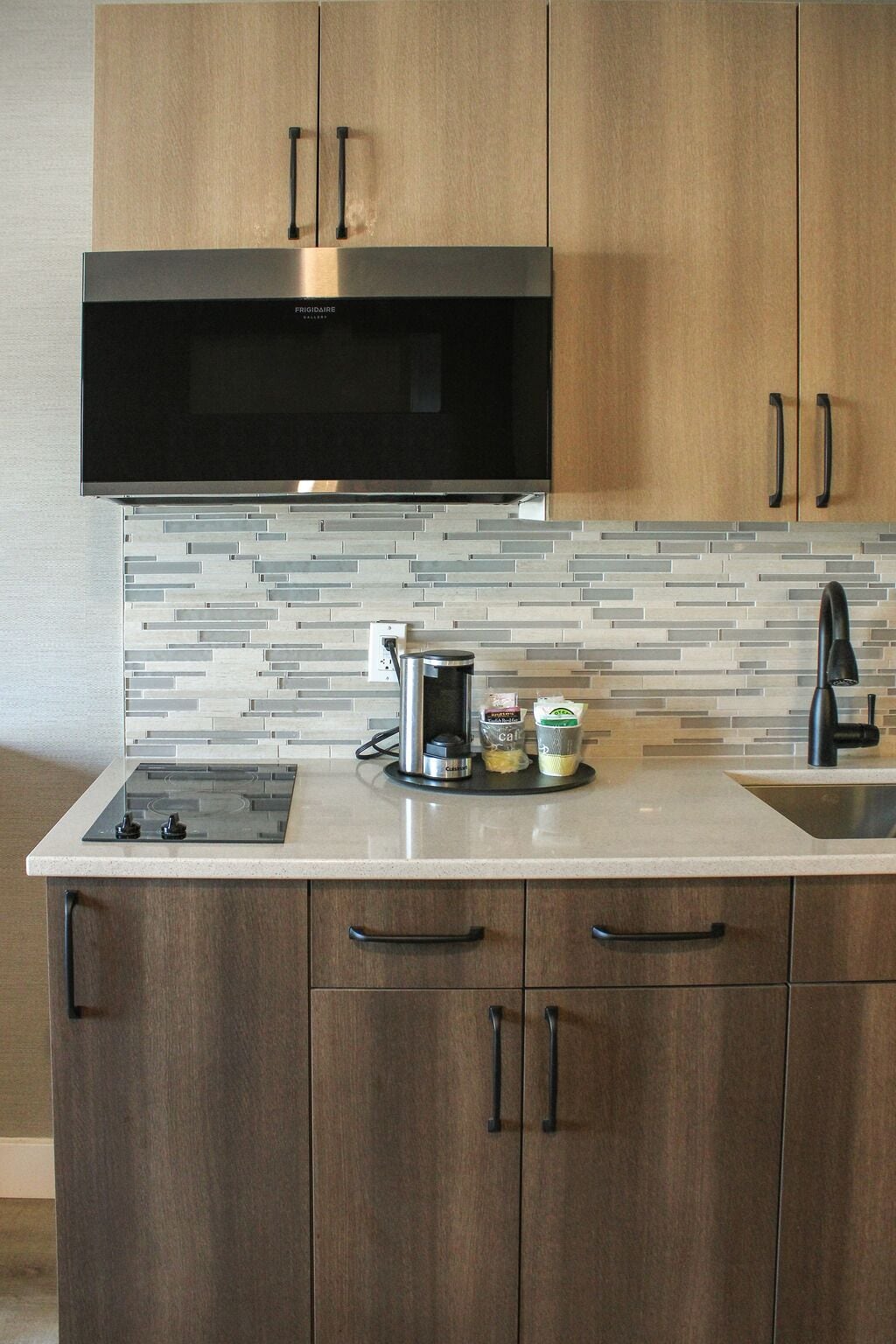 microwave, coffee/tea maker