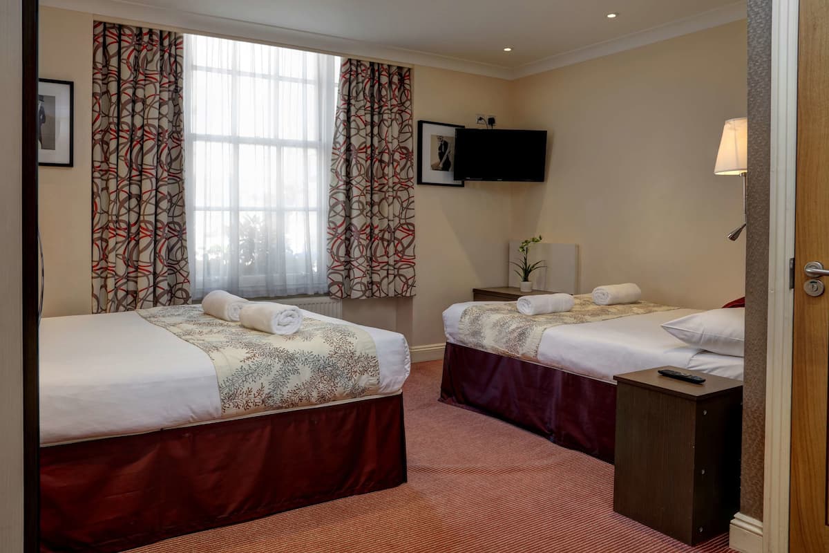Standard Room, 2 Double Beds, Non Smoking