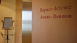A sign for a spa area named "Espace détente" and "Sauna - Hammam". - Hotel des Marquisats Annecy (Annecy)