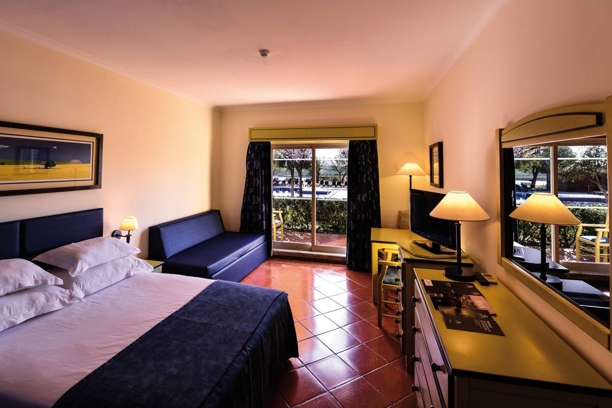 1 bedroom, minibar, desk, blackout curtains