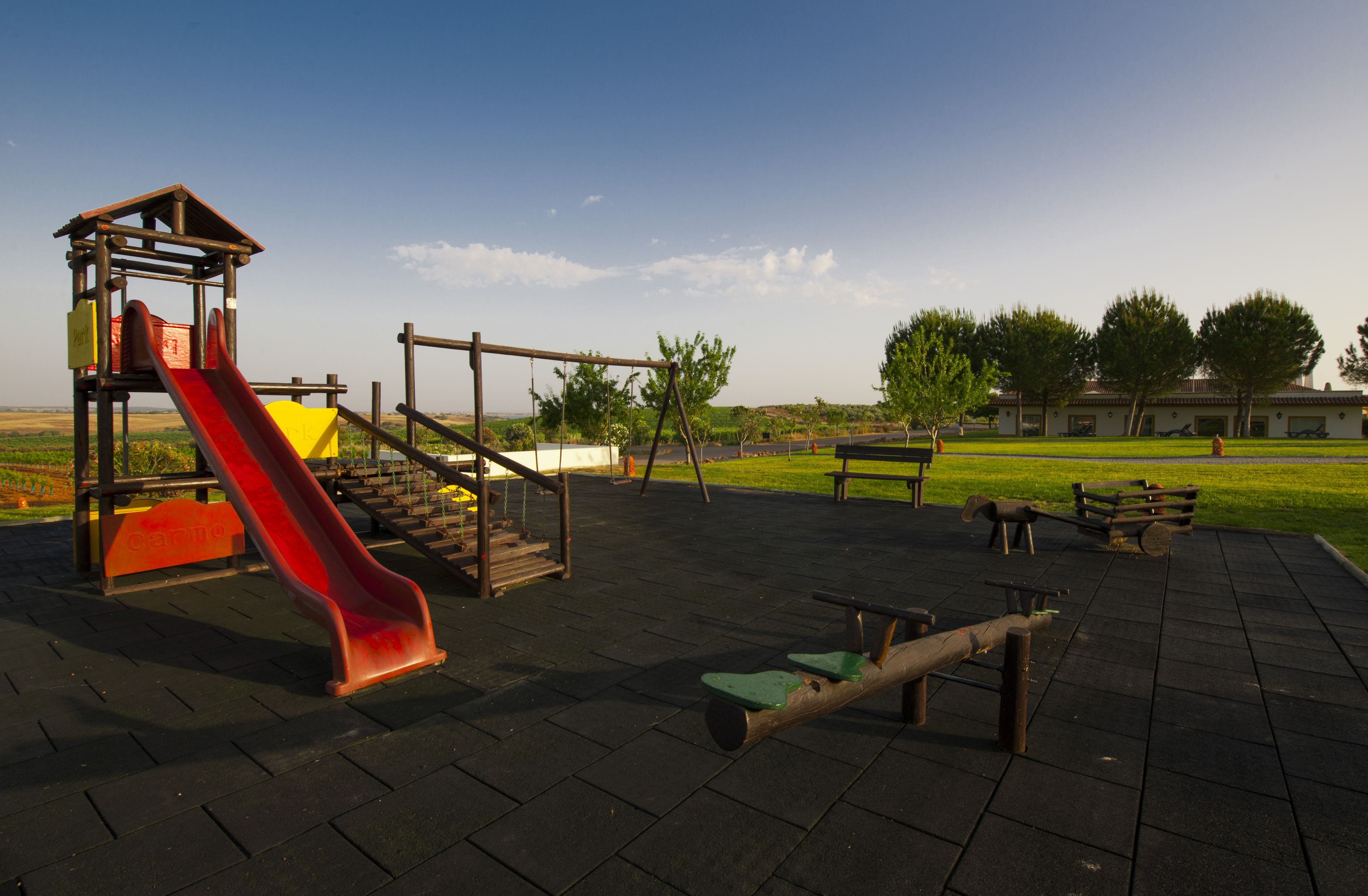 children’s play area – outdoor