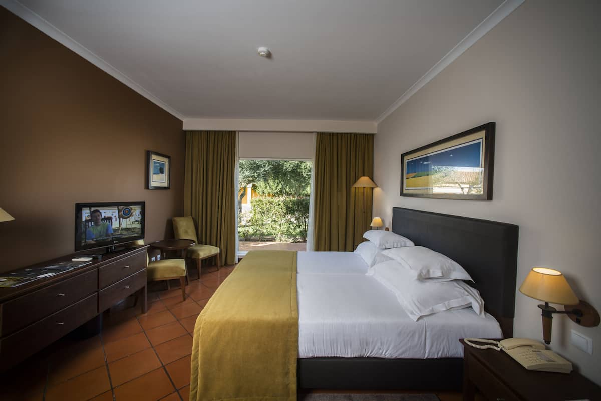 1 bedroom, minibar, desk, blackout curtains