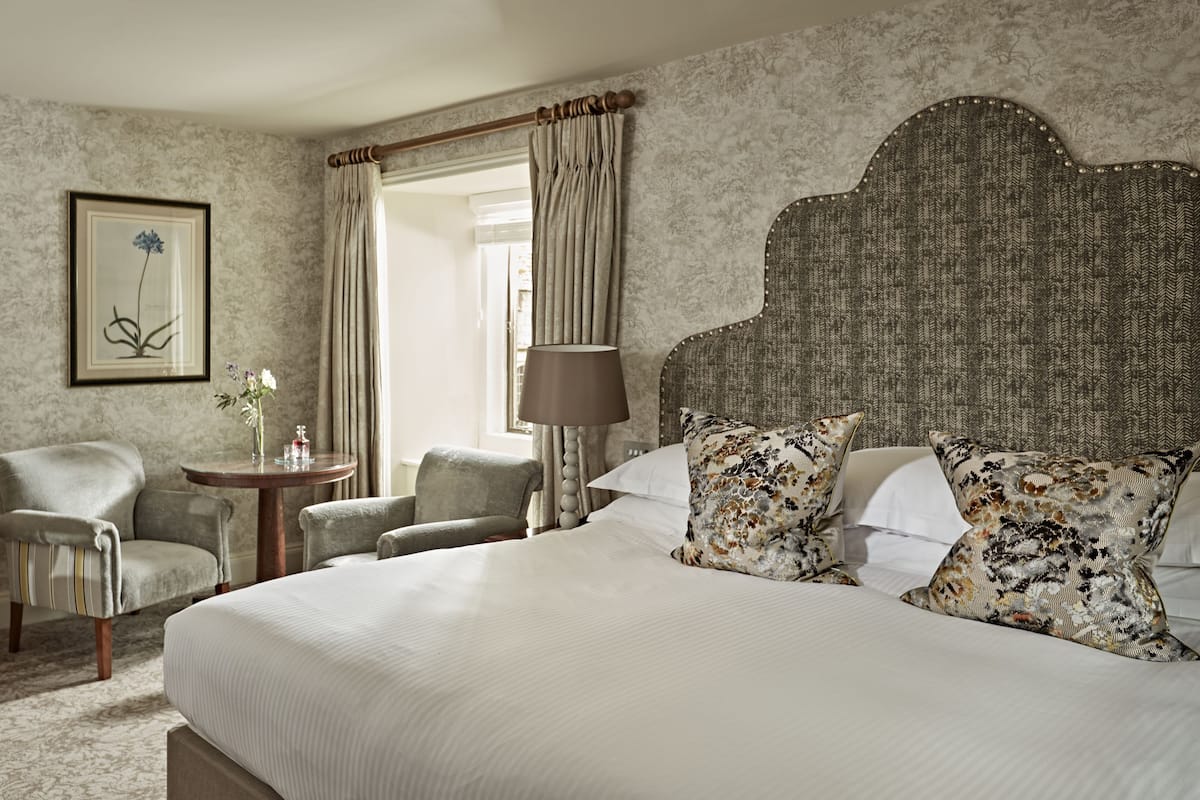 room (castle) | 1 bedroom, egyptian cotton sheets, premium bedding, in-room safe