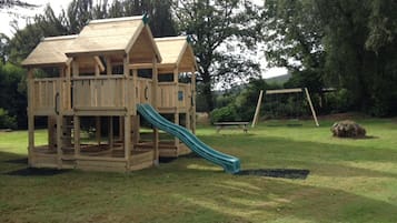 Children’s play area – outdoor