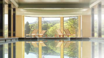 Indoor pool, pool loungers