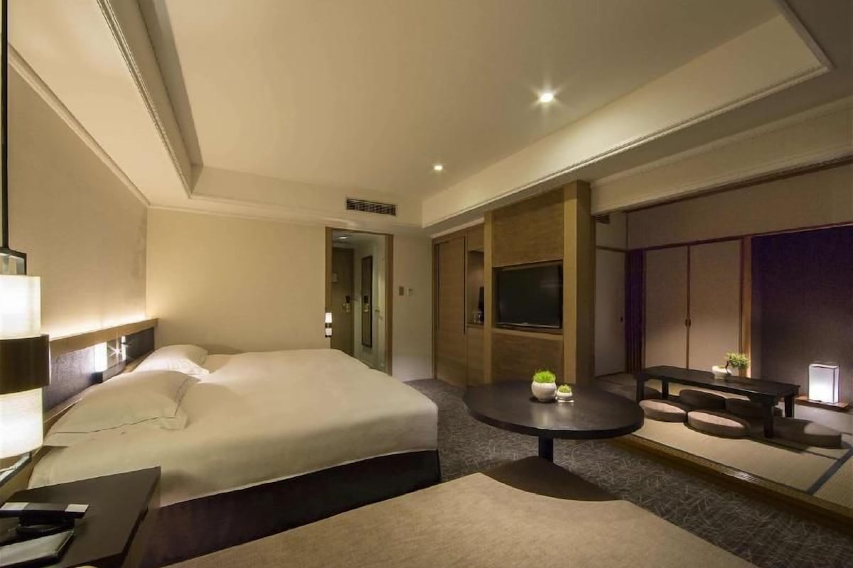 In-room safe, laptop workspace, WiFi (surcharge), bed sheets