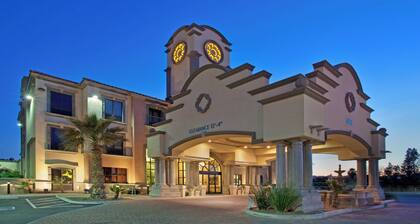 Holiday Inn Express & Suites Tucson Mall by IHG