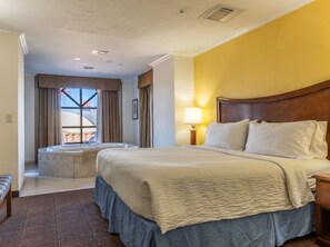 Premium bedding, down comforters, pillowtop beds, minibar - Holiday Inn Express & Suites Tucson Mall by IHG (Tucson)