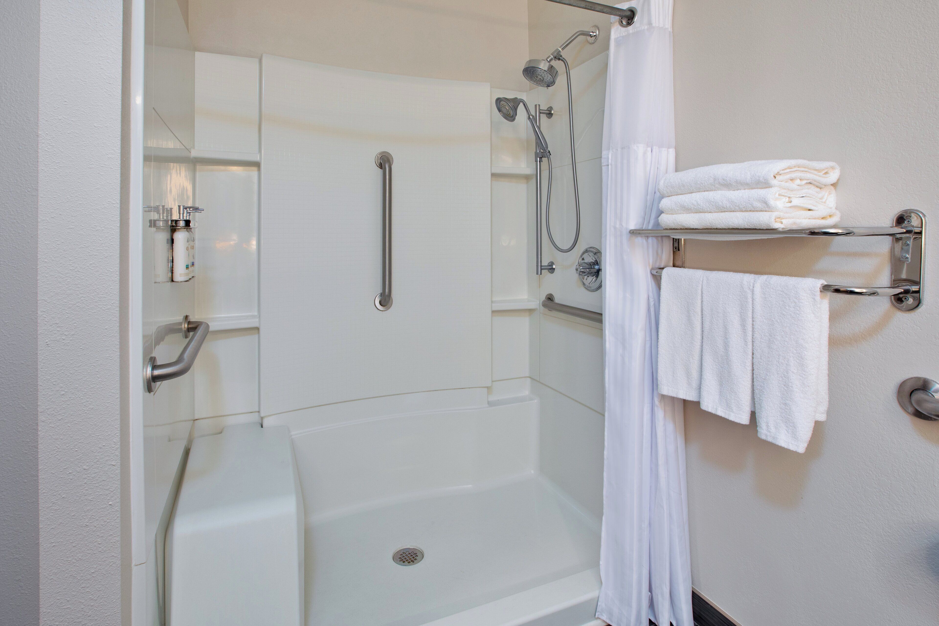 combined shower/bathtub, free toiletries, hair dryer, towels