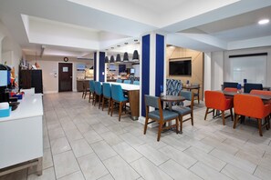 Free daily on-the-go breakfast - Holiday Inn Express Sumter by IHG (Sumter)