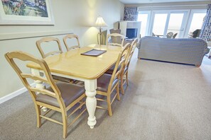 Superior appartement, 2 slaapkamers | Dineren op de kamer