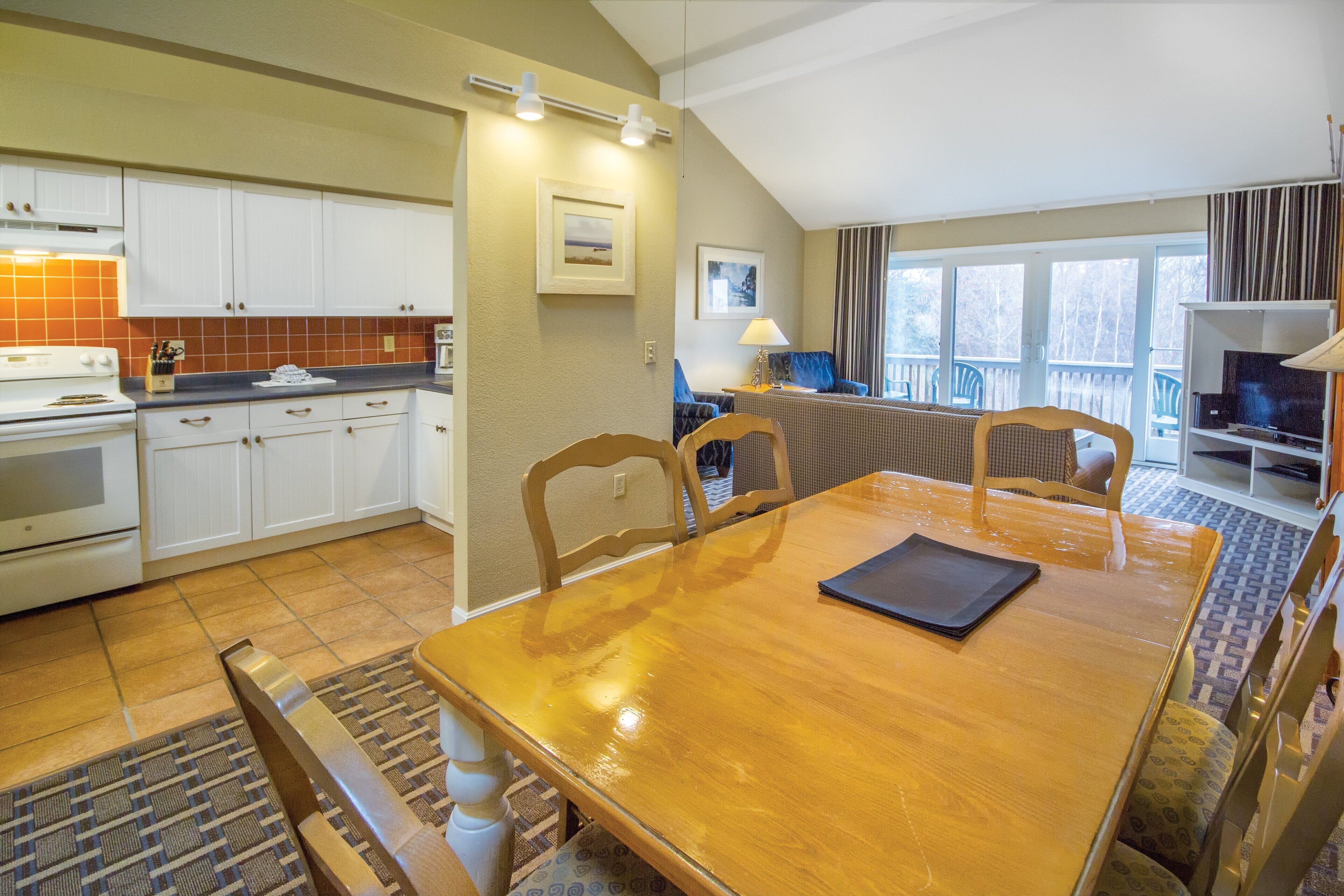 deluxe condo, 2 bedrooms | property amenity