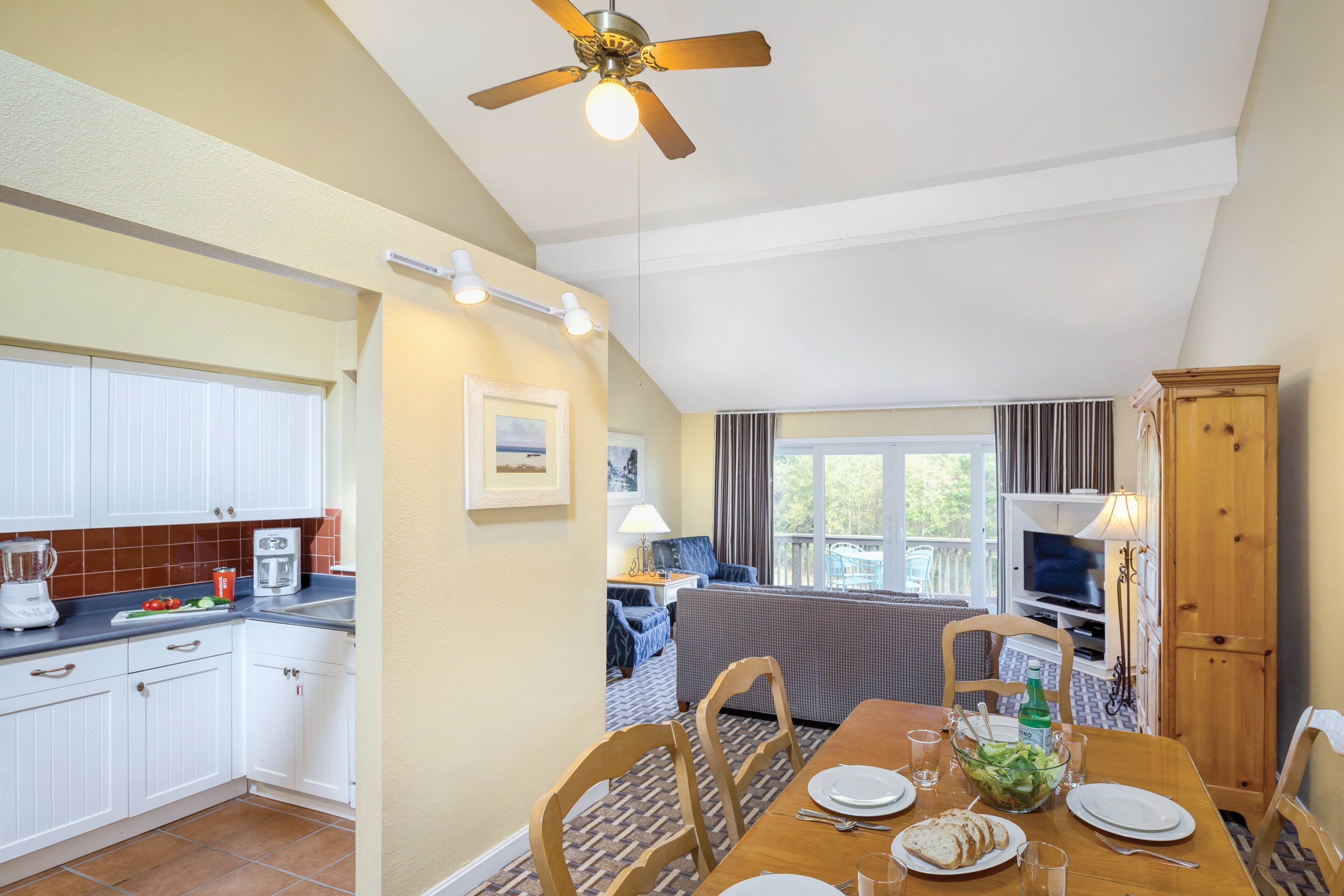 deluxe condo, 2 bedrooms | property amenity