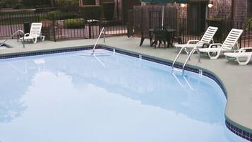 Kolam renang outdoor