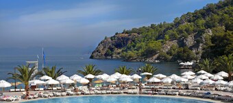 Hillside Beach Club