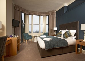 Bàn, bàn ủi/dụng cụ ủi quần áo, truy cập Internet không dây miễn phí