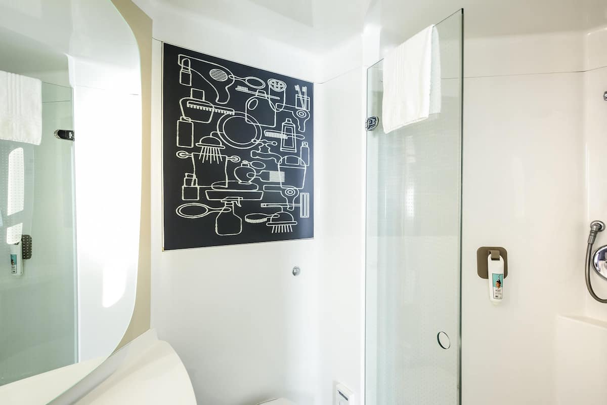 in-room safe, desk, laptop workspace, blackout curtains