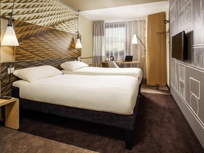 Twin Room, 2 Twin Beds, Accessible | In-room safe, desk, laptop workspace, blackout drapes - ibis London Excel Docklands (London)