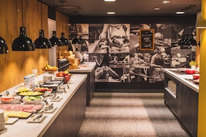 Dinner served - ibis London Excel Docklands (London)