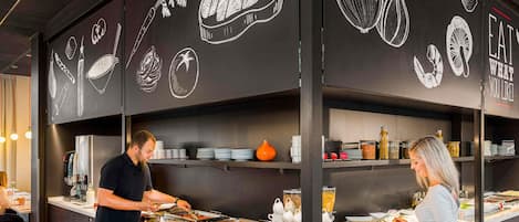 Petit déjeuner buffet (300 CZK par personne)