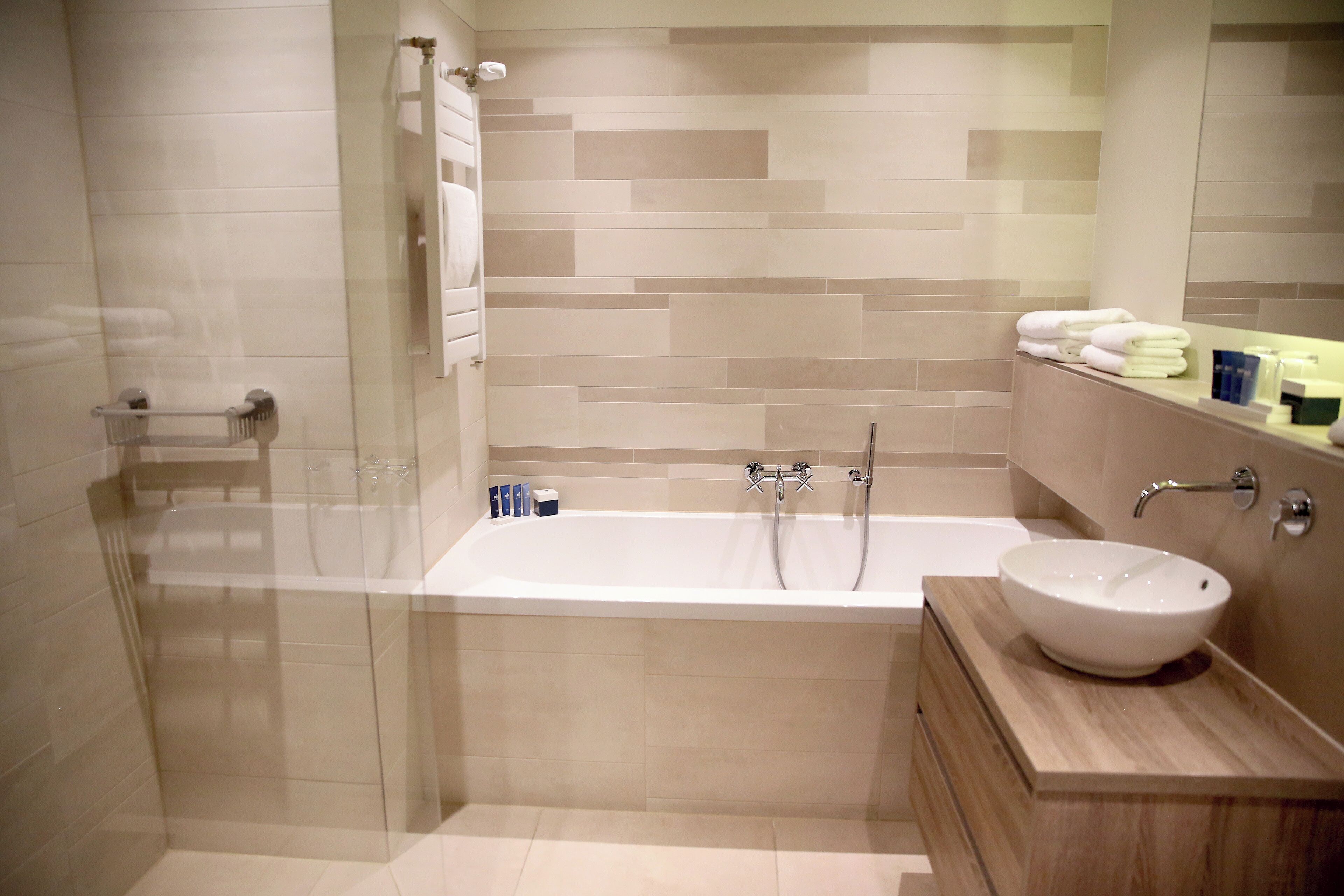 standard double room, patio (bath) | bathroom | shower, free toiletries, hair dryer, towels