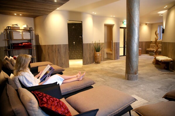 双人护理室、桑拿、热水浴缸、湿蒸房、身体护理、面部护理