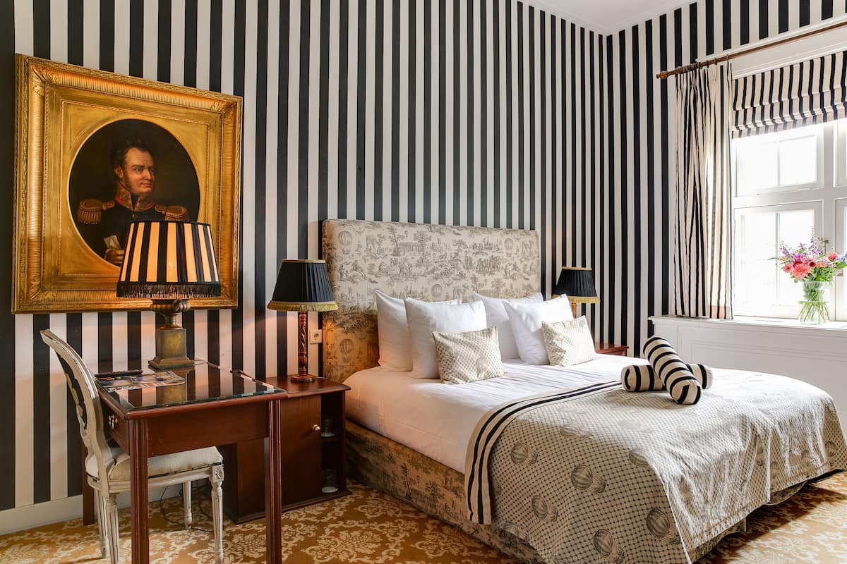 in-room safe, desk, iron/ironing board, free wifi