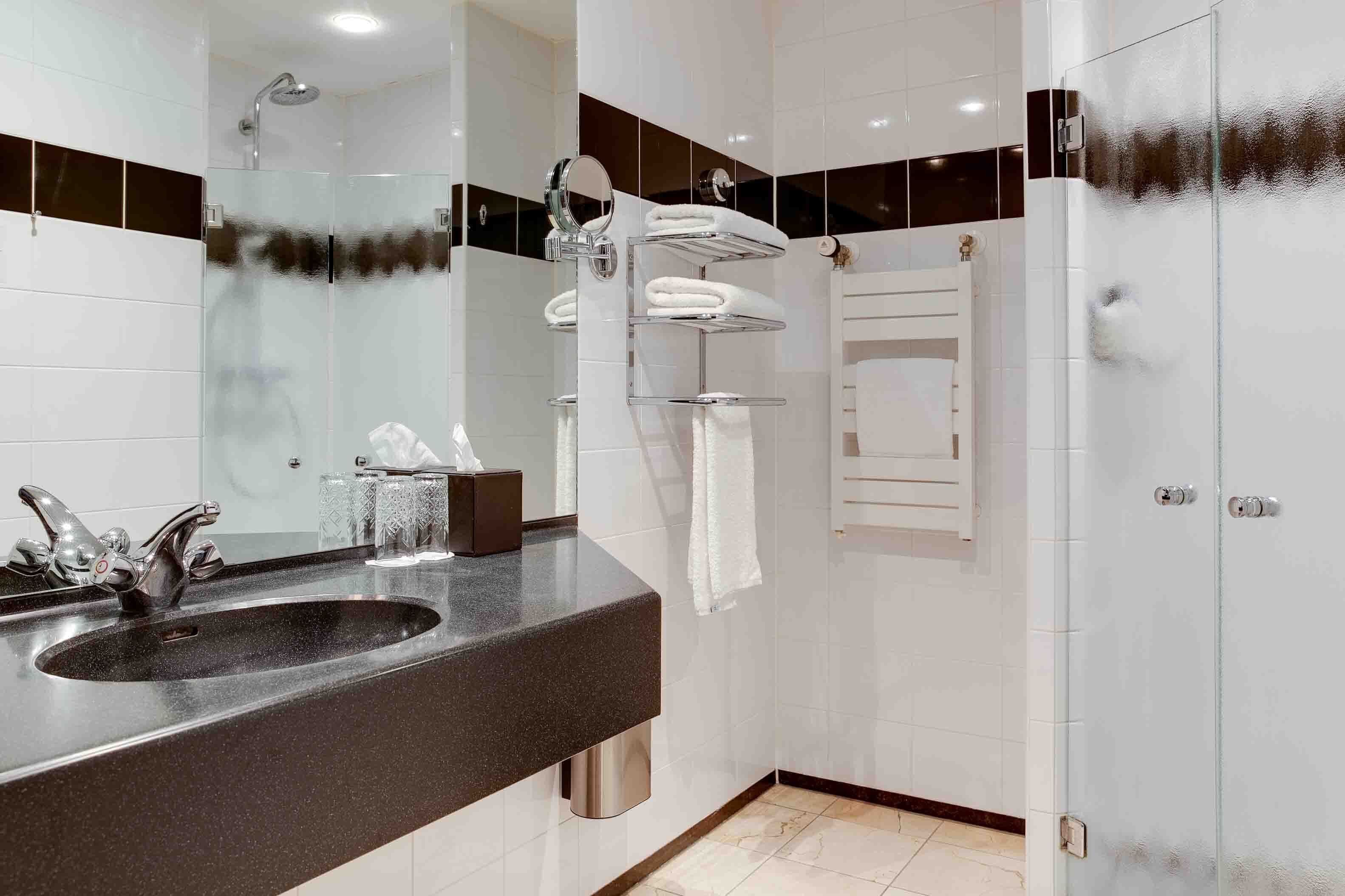 standard double room, patio | bathroom | shower, free toiletries, hair dryer, towels