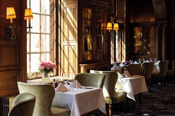 Lunch, dinner served; French cuisine, garden views 