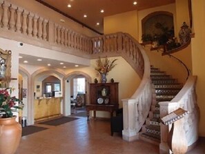 Check-in/check-out kiosk