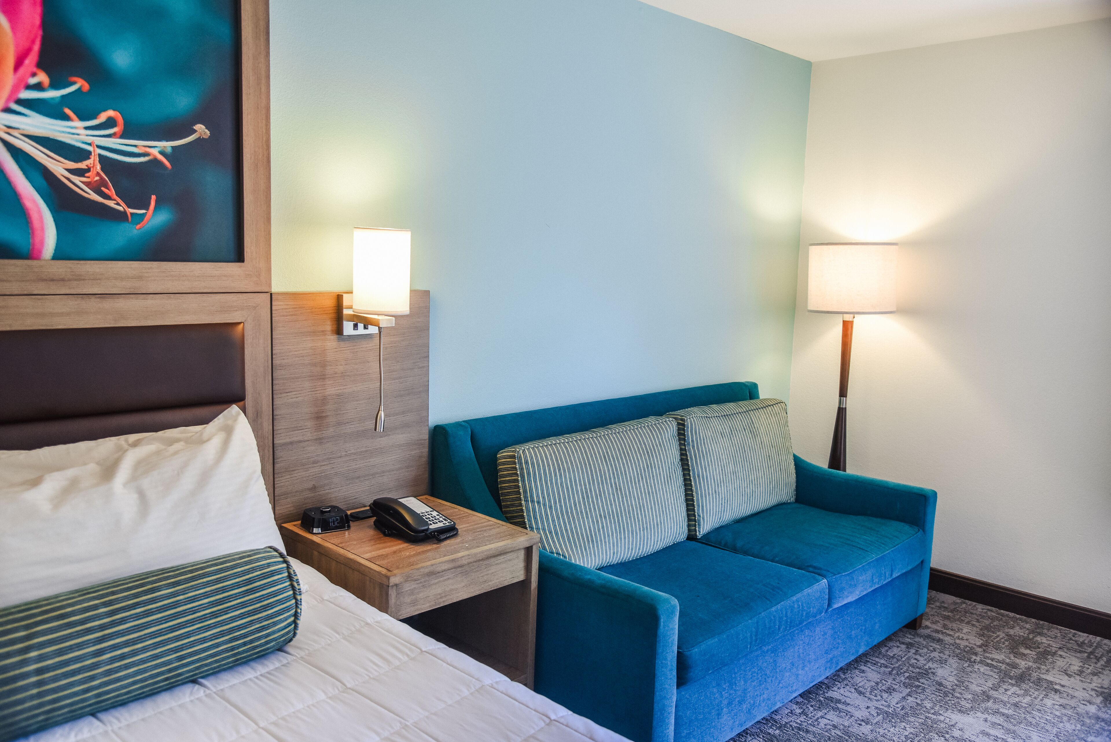 Caja de seguridad en la habitación y decoración personalizada 