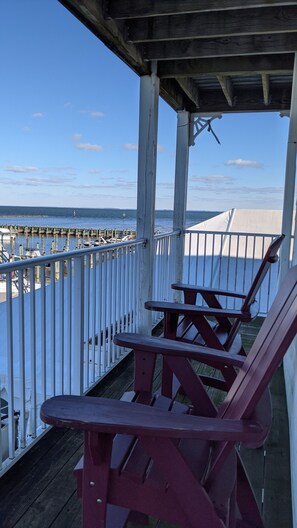 Balcony - Rod 'N' Reel Resort (Chesapeake Beach)
